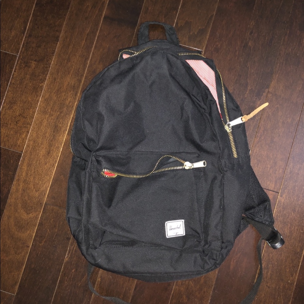 Herschel bLack backpack